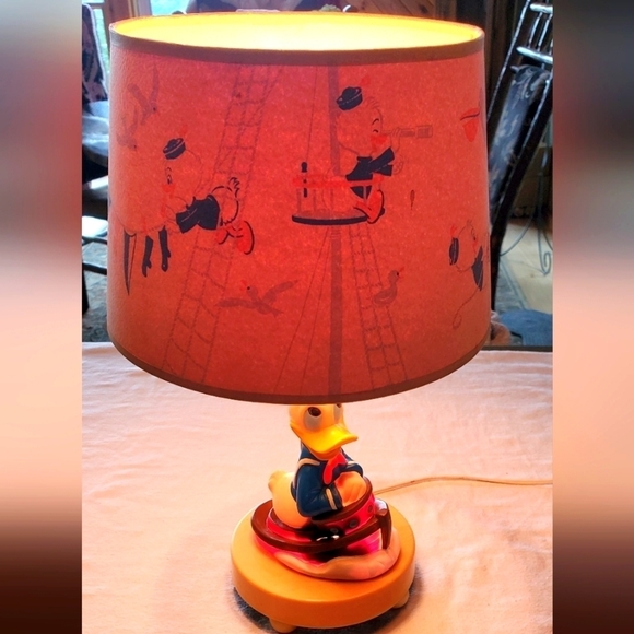 Vintage Disney Donald Duck Lamp with Original Shade Tested All Working - Picture 1 of 15